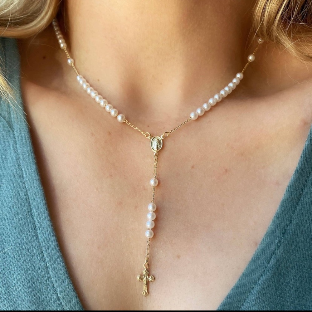 New 18k Gold Filled Our Lady of Grace Pearl Rosary Necklace. - Picture 2 of 5